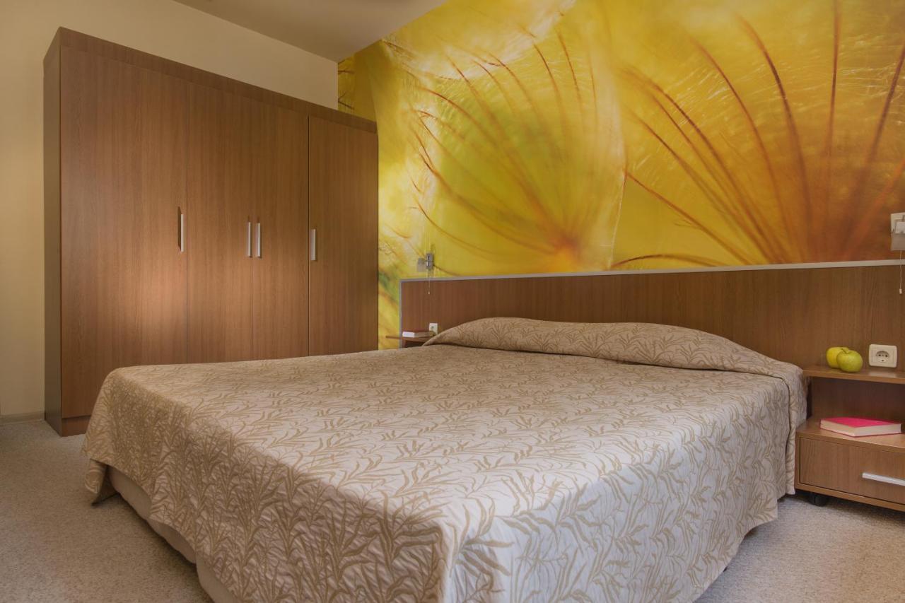 Effect Malina Residence Hotel ปอมโปโรโว ภายนอก รูปภาพ
